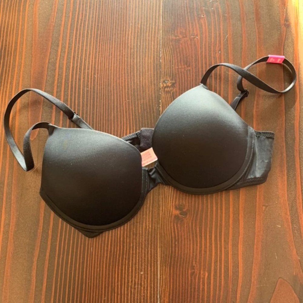 NWT Pink Victoria’s Secret Bra 34B